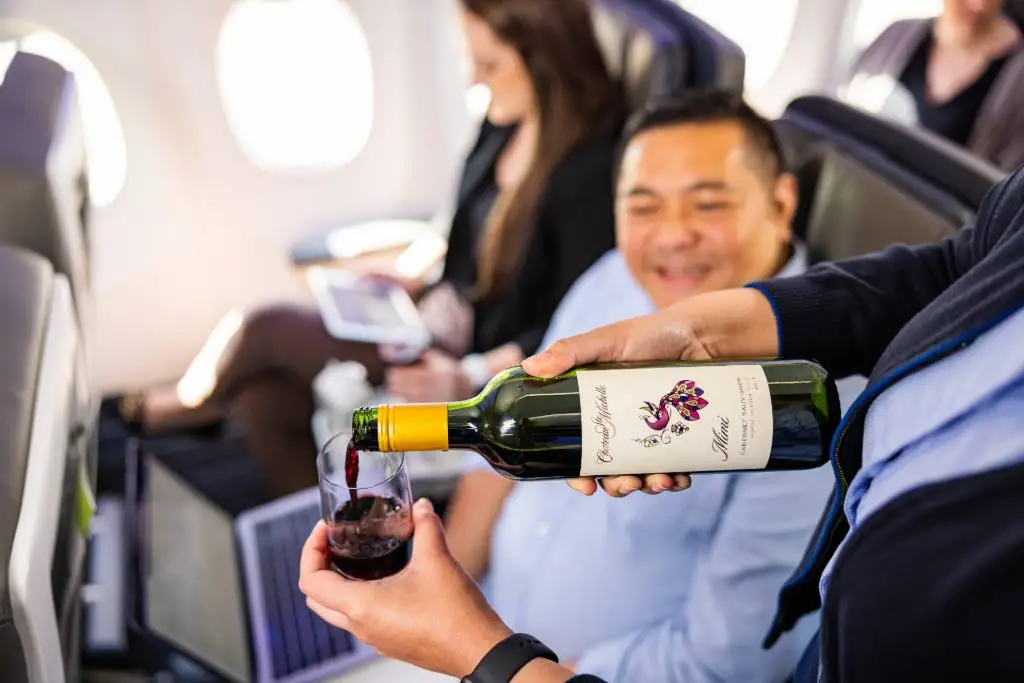 Alaska-Airlines-First-Class-Alcohol-Service.webp