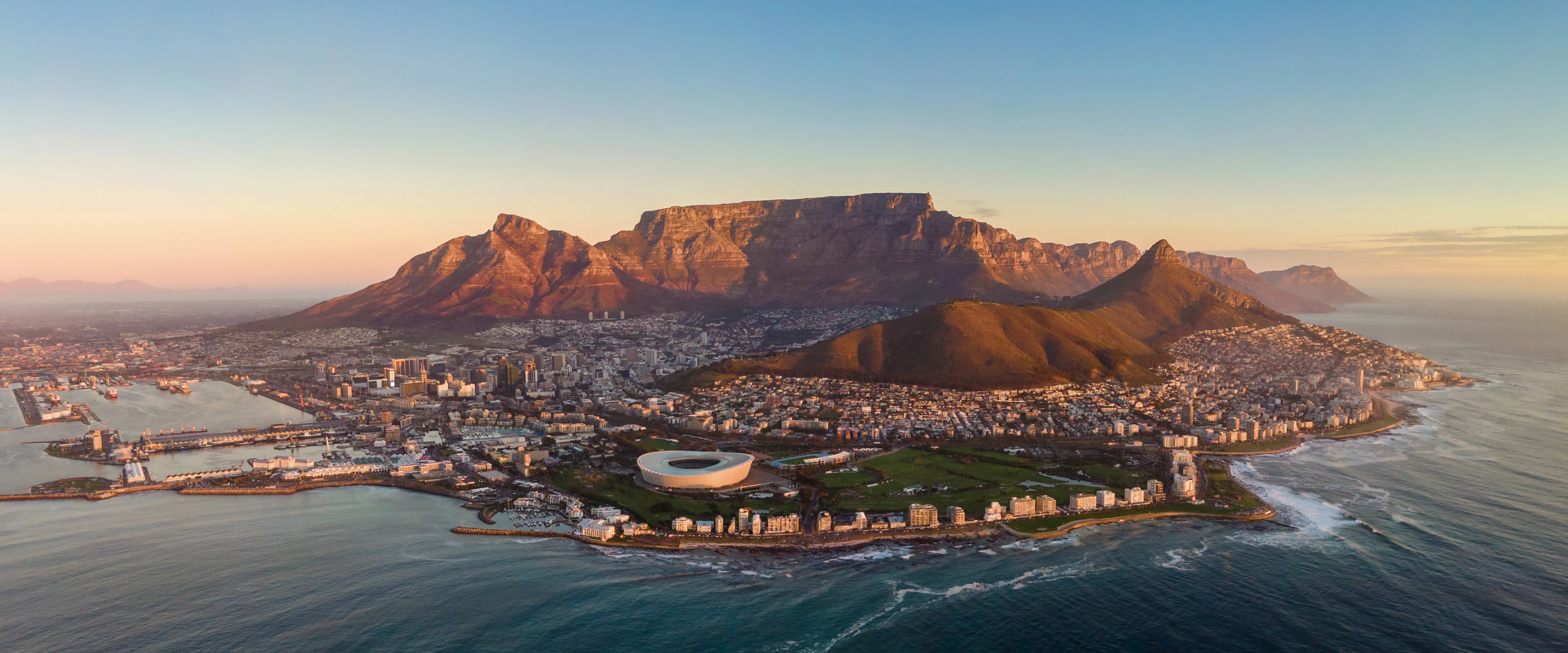 Cape Town: The South African City Where the Mountains Meet the Sea, image size:7680x3200